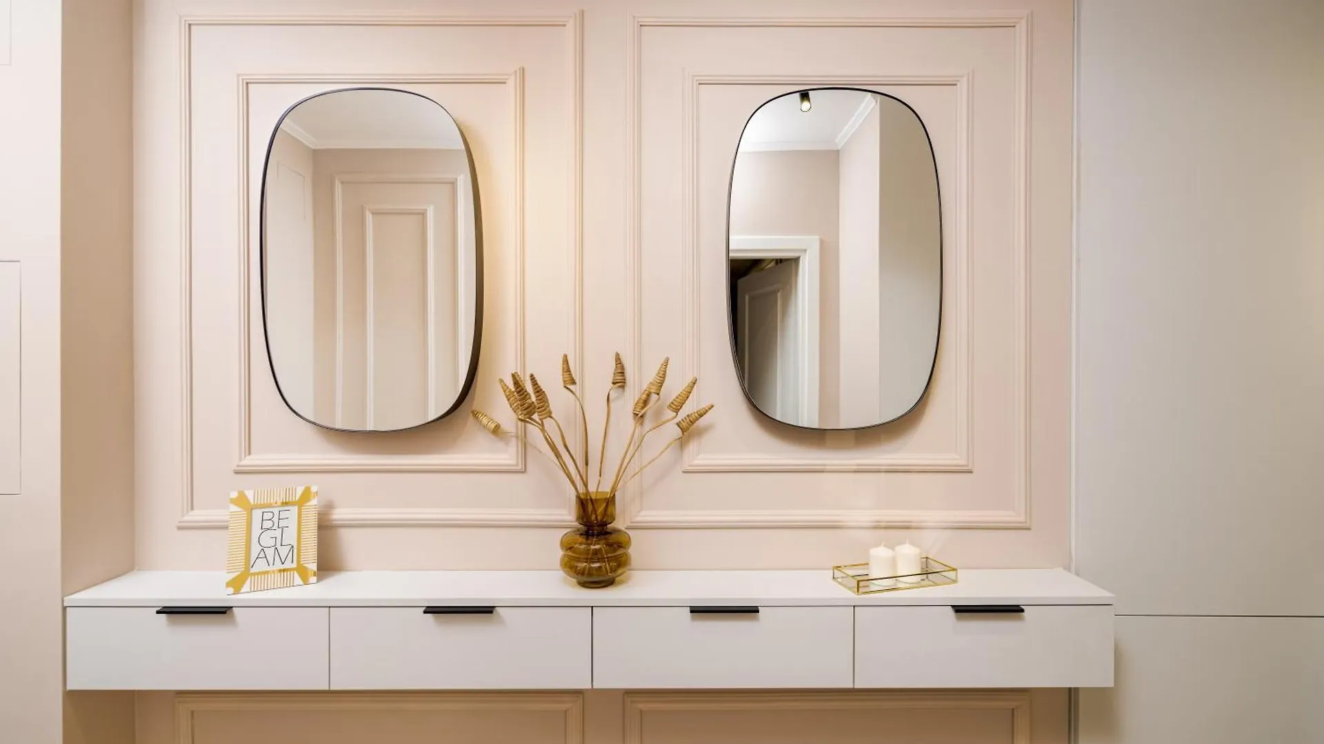 Designer Apartment - Ultracentral - Luxury Living Bukarest
